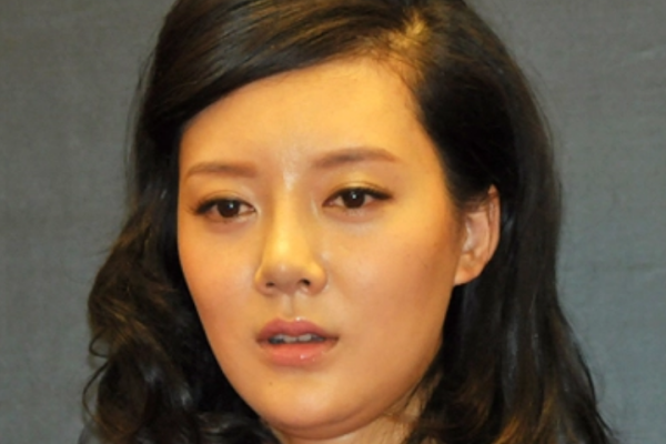 扫来自黑风暴李丽娟饰演者