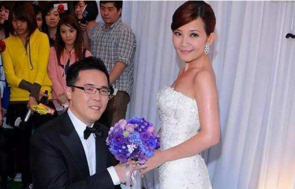 梁静茹前夫和名媛林以婕亲密出街，林以婕是什么背景？