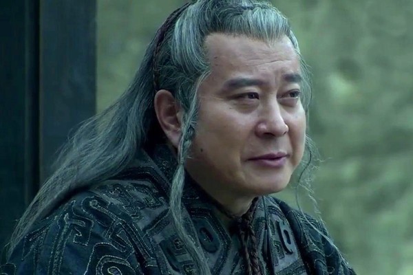 秦始皇巡游天下突染疾病，他死前遗诏是让谁继承皇位？