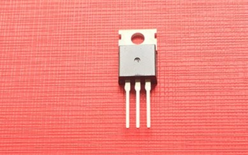 7805三端稳压器参数