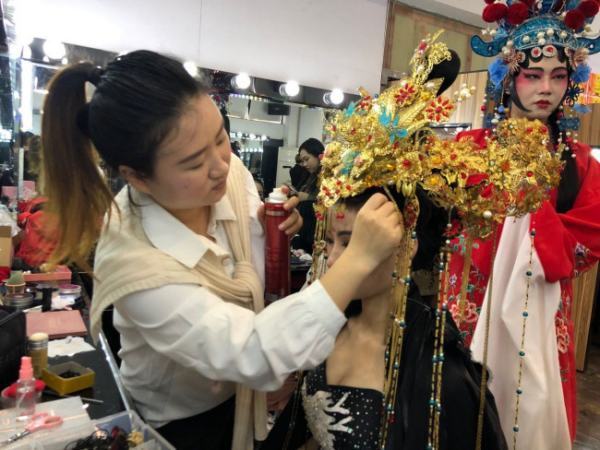 化妆培训班学费多少