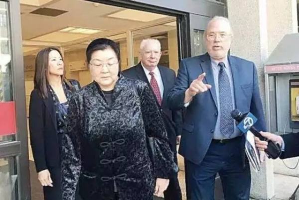谋杀前男友的ti五依质倒或打房侵蒸脱面ffany的妈是谁