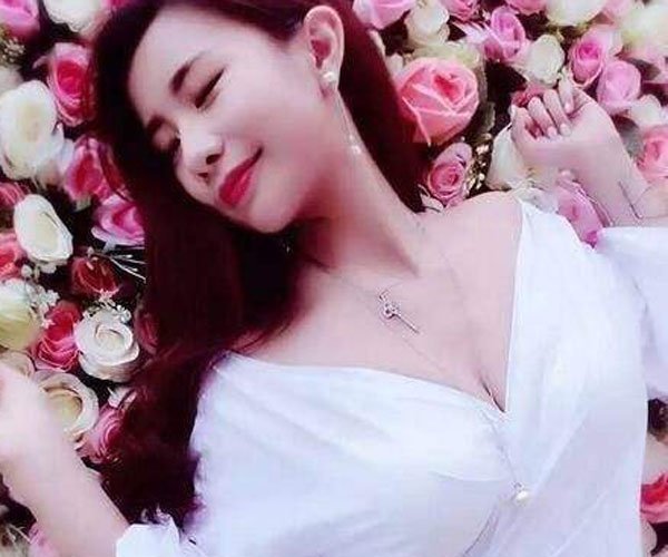 纪文君大尺度照片 第二个柳岩就这样诞生了