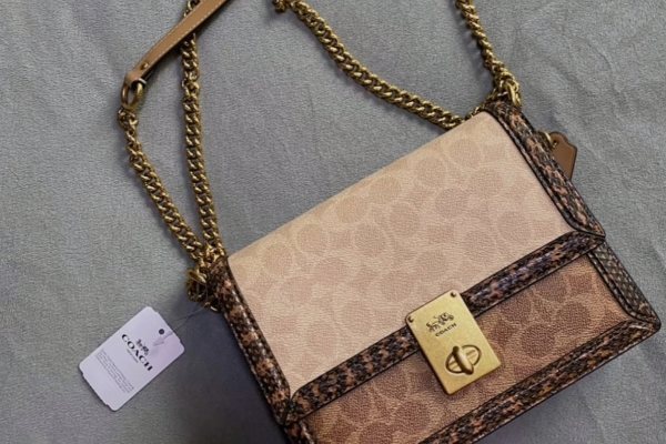 furla和mk包包哪个档次高 和蔻驰哪个好