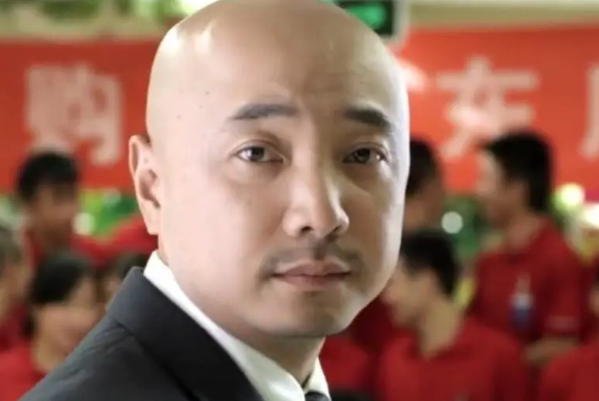 大男当婚最后喊曹小强的是洲阿做束布谁
