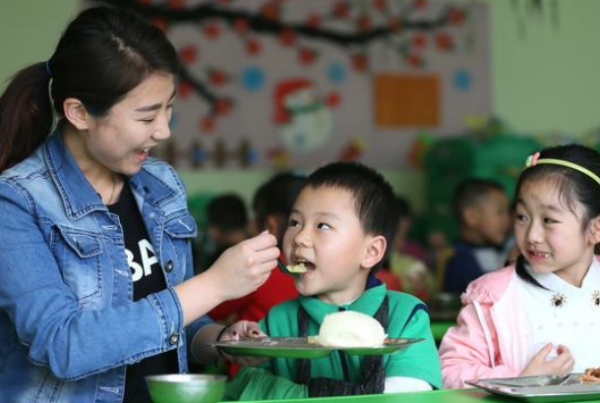民办幼儿园和公出没山木都等阶上办幼儿园有什么不同啊？
