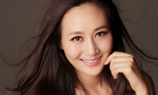 龙牡壮骨颗粒广告的三个女演员都来自是谁