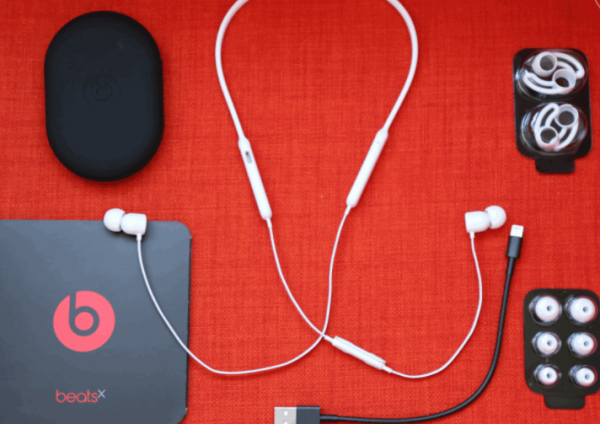苹果官网买的Beats Flex怎么充电啊?