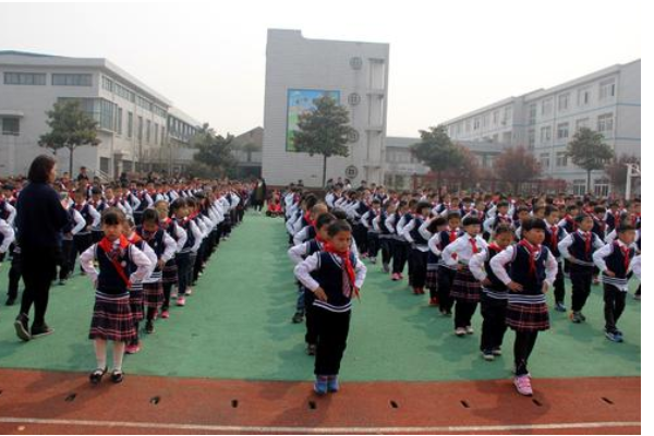 在学校上课间操时，做操要什么，要什么，不要什么，不要什么