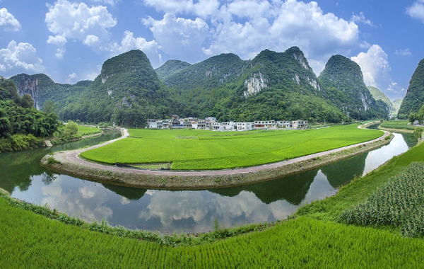 山不转水转,水不转人转。是什么意思。