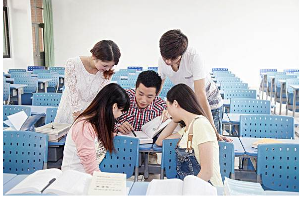 大学专科和中等专科有什么区别啊？
