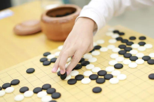 一步走错 满盘皆输，正确什么意思