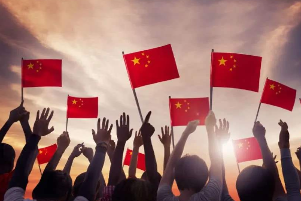 论述新中国成立以来我国从“站起来”到“富起来”再到“强起来”三次飞跃的意义？
