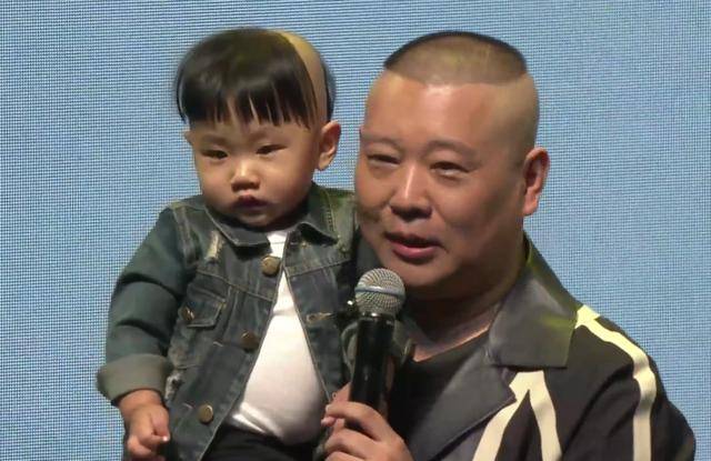 郭德纲的现任妻子王惠是郭麒麟的后妈，郭麒麟和后妈的关系为何会这么好？