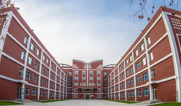 顺昌金桥学校一个学期的学费大概要多少钱？贵不贵啊？会不会比南平八中便宜呢？