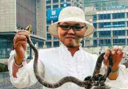 蛇皮是什么意思，我lol队友问我玩蛇皮