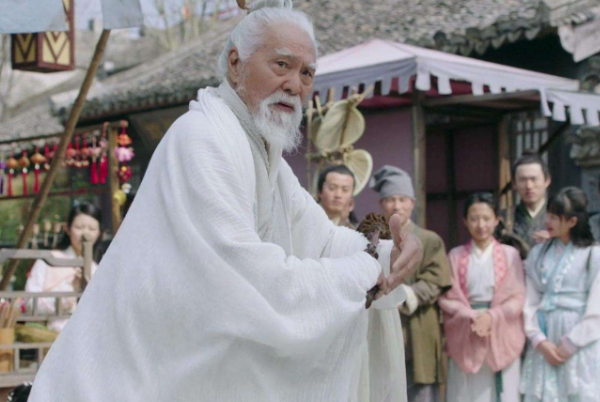 在《倚天屠龙记》中，百损道人究竟有多厉害？