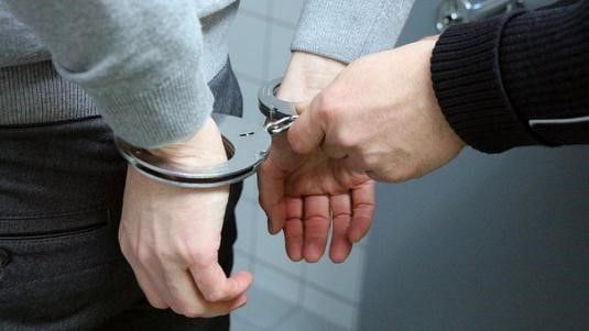 谁知道新刑诉法提请批准逮捕书的法条是什么，就是根据《中华人民共和国刑事诉讼法》第XX条提请批准逮捕。