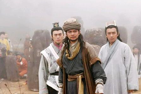 萧峰一共有几位授业恩师，为何他的武功如此厉害？