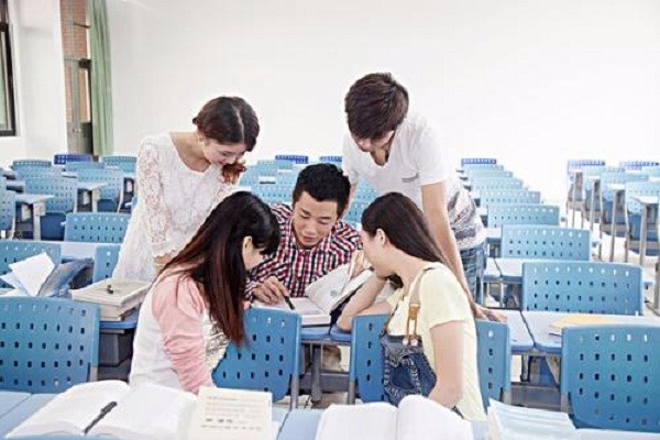 大专学历能不能考公务员？