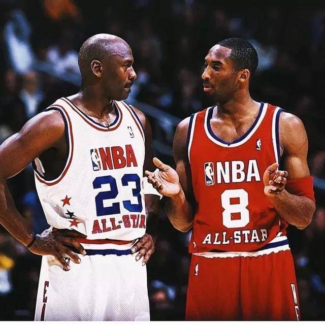 科比入选NBA名人堂，谁是科比的名人堂推荐人？