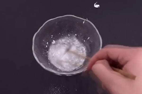 彩色衣服 染色了 怎么洗掉染色的部分?