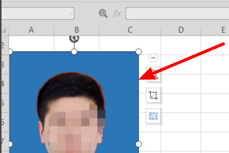 怎么用wps表格把照片底色换成红色
