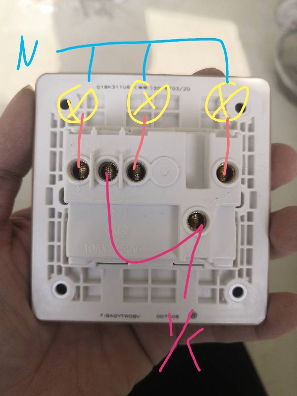 公牛三开三控五孔开关怎么接线啊？在线急等