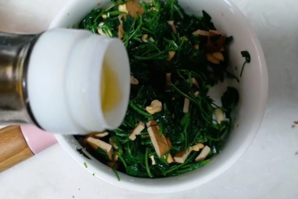 水蜡烛根的食用水蜡烛根怎么食用