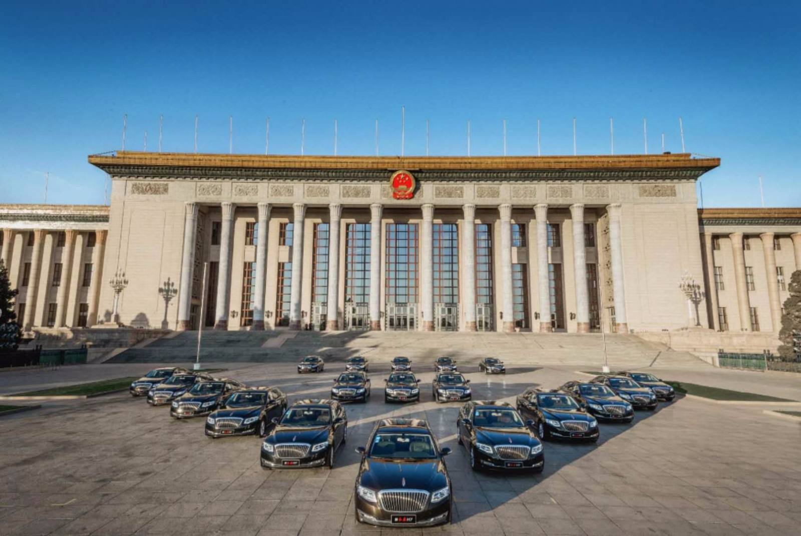 一百元人民币背面的图案是什么呀