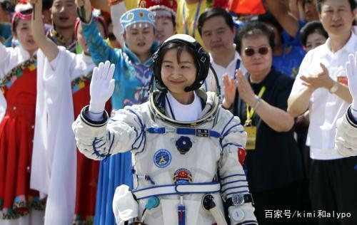 中国第一位女宇航员如今现状如何？