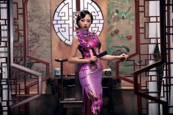旗袍是具有中国特色的女性服饰，为什么旗袍是的衣襟是左襟压右襟？