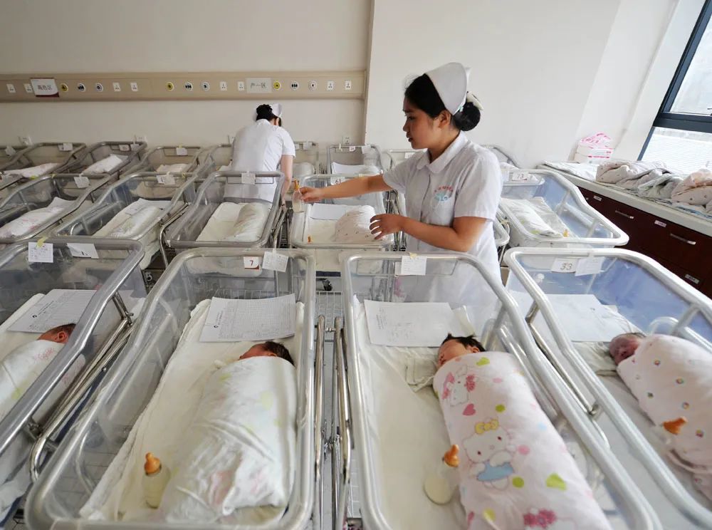 鄂尔多斯市中心医院9名新生儿感染，该事件暴露了医院存在的哪些问题？