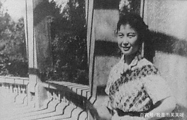 身怀六甲惨遭丈夫抛弃，初恋要养活母子俩，严凤英后来的生活怎么样了？