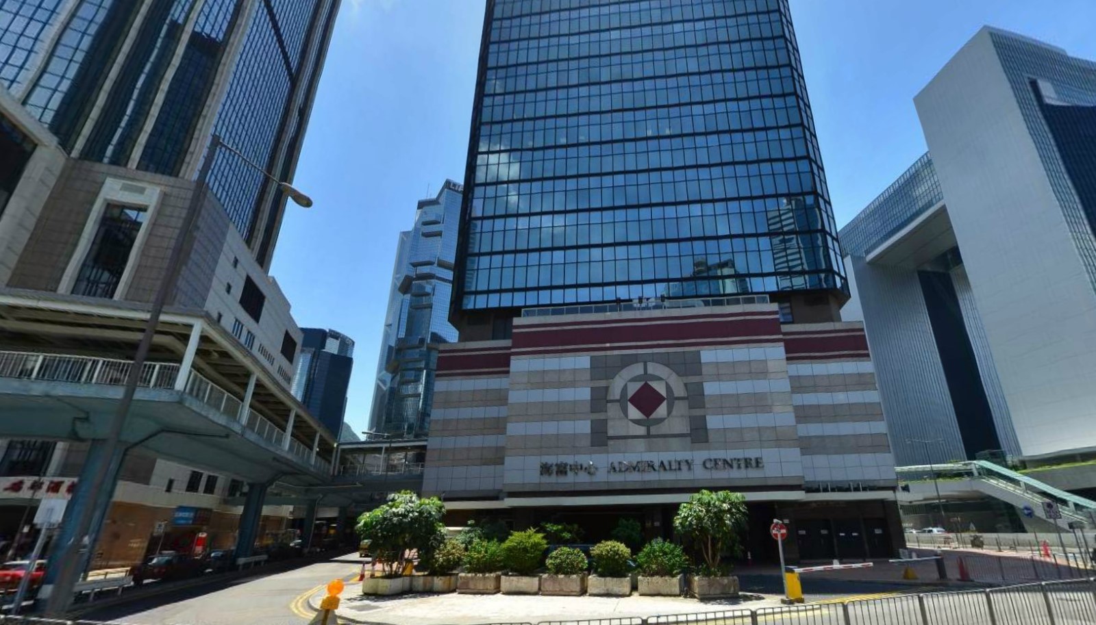 谁能把香港地址翻译成中文：1001 ADMIRALTY CENTRE TOWER I 18 HARCOURT ROAD HK