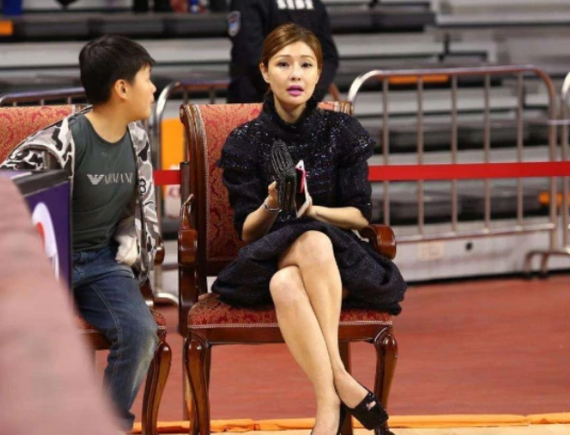 你对广东宏远队的老板娘吴迪，印象如何？