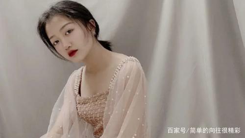 “漂亮妹妹”梁小友：从“土”丫头变大“网红”，为何还认明星当哥哥？